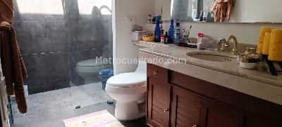 Casa de 4 alcobas en venta en Balcones De Lindaraja, Bogotá, 276 m² · foto 11 de 12