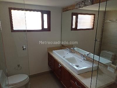 Casa de 4 alcobas en venta en San Jose De Bavaria, Bogotá, 400 m² · foto 20 de 20