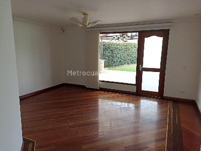 Casa de 4 alcobas en venta en San Jose De Bavaria, Bogotá, 400 m² · foto 11 de 20