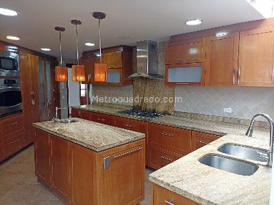 Casa de 4 alcobas en venta en San Jose De Bavaria, Bogotá, 400 m² · foto 6 de 20