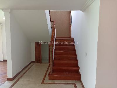 Casa de 4 alcobas en venta en San Jose De Bavaria, Bogotá, 400 m² · foto 7 de 20
