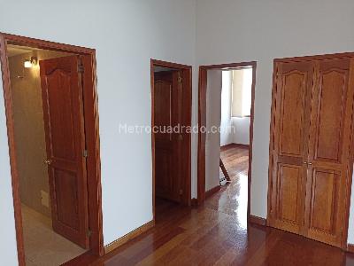 Casa de 4 alcobas en venta en San Jose De Bavaria, Bogotá, 400 m² · foto 9 de 20