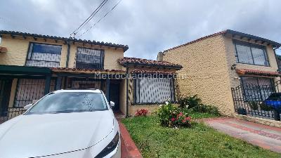 Casa de 3 alcobas en venta en Colina Campestre, Bogotá, 350 m² · foto 3 de 20