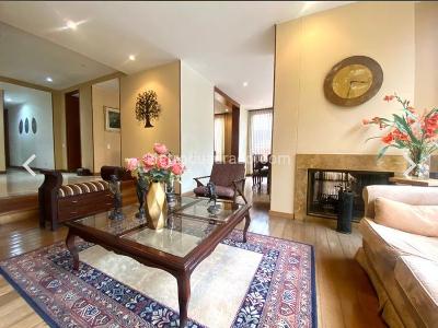 Apartamento de 2 alcobas en venta en Chico San Patricio, Bogotá, 179 m² · foto 3 de 17