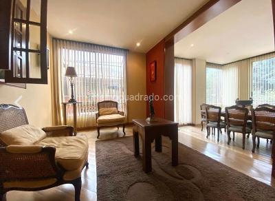 Apartamento de 2 alcobas en venta en Chico San Patricio, Bogotá, 179 m² · foto 6 de 17