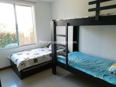 Casa de 3 alcobas en venta en Girardot, Girardot, 220 m² · foto 16 de 20