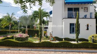 Casa de 3 alcobas en venta en Girardot, Girardot, 220 m² · foto 17 de 20