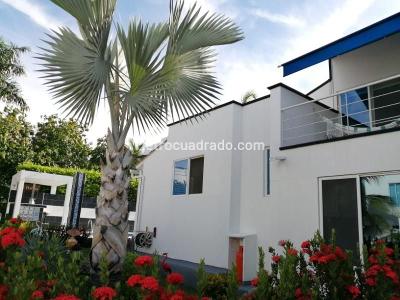 Casa de 3 alcobas en venta en Girardot, Girardot, 220 m² · foto 19 de 20