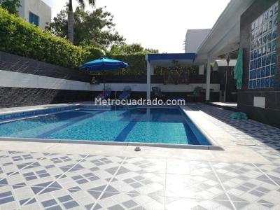 Casa de 3 alcobas en venta en Girardot, Girardot, 220 m² · foto 2 de 20