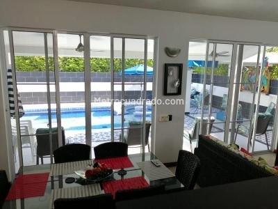 Casa de 3 alcobas en venta en Girardot, Girardot, 220 m² · foto 3 de 20