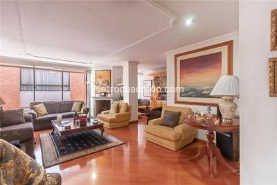 Apartamento de 3 alcobas en venta en Santa Barbara Occidental, Bogotá, 195 m² · foto 7 de 16