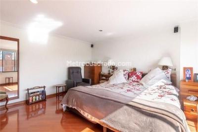 Apartamento de 3 alcobas en venta en Santa Barbara Occidental, Bogotá, 195 m² · foto 12 de 16
