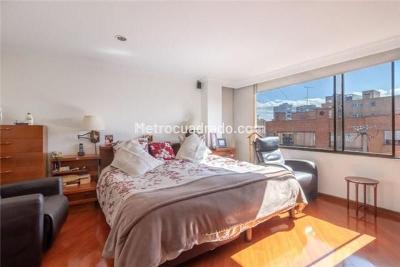 Apartamento de 3 alcobas en venta en Santa Barbara Occidental, Bogotá, 195 m² · foto 15 de 16