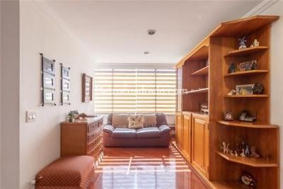 Apartamento de 3 alcobas en venta en Santa Barbara Occidental, Bogotá, 195 m² · foto 5 de 16