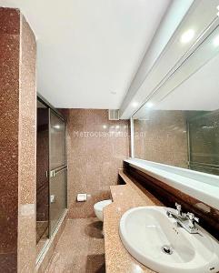Apartamento de 4 alcobas en venta en La Carolina, Bogotá, 270 m² · foto 7 de 10