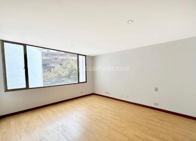 Apartamento de 4 alcobas en venta en La Carolina, Bogotá, 270 m² · foto 8 de 10