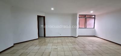 Apartamento de 3 alcobas en venta en Chico Iii, Bogotá, 157 m² · foto 7 de 18