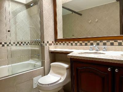 Apartamento de 3 alcobas en venta en Chico San Patricio, Bogotá, 287 m² · foto 6 de 11