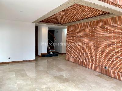 Apartamento de 3 alcobas en venta en Chico San Patricio, Bogotá, 287 m² · foto 7 de 11