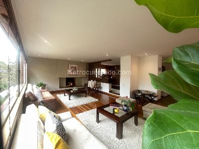 Apartamento de 4 alcobas en venta en Chico Reservado, Bogotá, 267 m² · foto 3 de 13