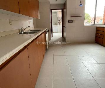 Apartamento en venta en Santa Barbara, Bogotá · foto 6 de 10