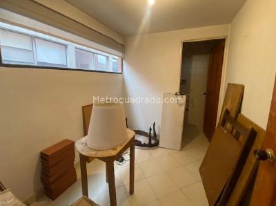 Apartamento de 4 alcobas en venta en Los Rosales Chico, Bogotá, 198 m² · foto 15 de 18