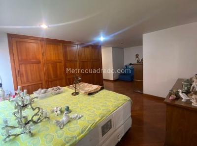 Apartamento de 4 alcobas en venta en Los Rosales Chico, Bogotá, 198 m² · foto 18 de 18
