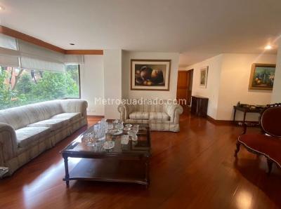 Apartamento de 4 alcobas en venta en Los Rosales Chico, Bogotá, 198 m² · foto 5 de 18