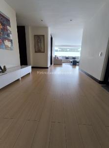 Apartamento de 3 alcobas en venta en Usaquen, Bogotá, 240 m² · foto 2 de 19