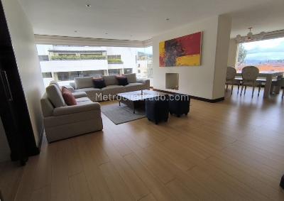 Apartamento de 3 alcobas en venta en Usaquen, Bogotá, 240 m² · foto 3 de 19