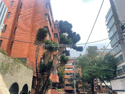 Apartamento de 3 alcobas en venta en Andino El Retiro, Bogotá, 158 m² · foto 9 de 11