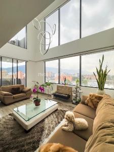 Apartamento de 4 alcobas en venta en Pasadena Alta, Bogotá, 168 m² · foto 2 de 14