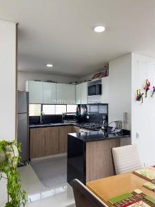 Apartamento de 4 alcobas en venta en Pasadena Alta, Bogotá, 168 m² · foto 11 de 14