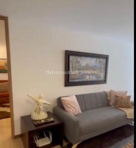 Apartamento de 3 alcobas en venta en Los Rosales, Bogotá, 206 m² · foto 13 de 16