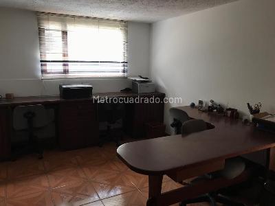 Casa de 4 alcobas en venta en Lindaraja, Bogotá, 415 m² · foto 16 de 17