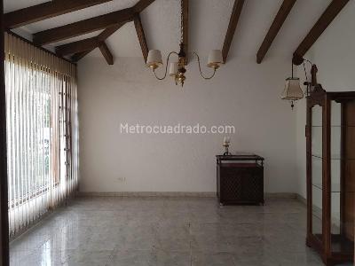 Casa de 4 alcobas en venta en Lindaraja, Bogotá, 415 m² · foto 13 de 17