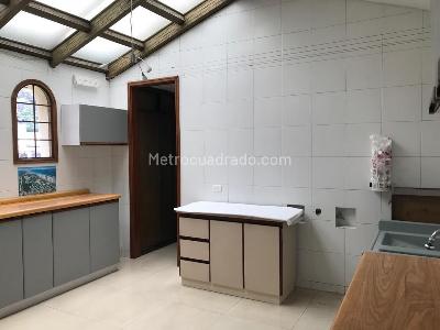 Casa de 4 alcobas en venta en Lindaraja, Bogotá, 415 m² · foto 11 de 17