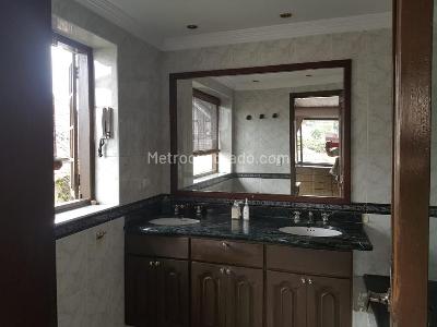 Casa de 4 alcobas en venta en Lindaraja, Bogotá, 415 m² · foto 17 de 17