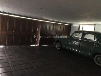 Casa de 4 alcobas en venta en Lindaraja, Bogotá, 415 m² · foto 15 de 17
