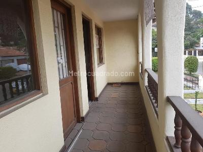 Casa de 4 alcobas en venta en Lindaraja, Bogotá, 415 m² · foto 5 de 17