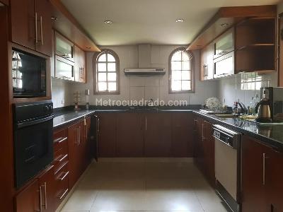 Casa de 4 alcobas en venta en Lindaraja, Bogotá, 415 m² · foto 10 de 17