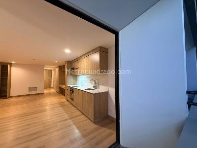 Apartamento de 1 alcoba en venta en Santa Barbara, Bogotá, 39 m² · foto 2 de 11