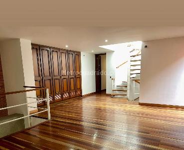 Apartamento de 3 alcobas en venta en San Patricio, Bogotá, 286 m² · foto 2 de 10