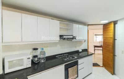 Apartamento de 3 alcobas en venta en Chico Navarra, Bogotá, 117 m² · foto 10 de 13