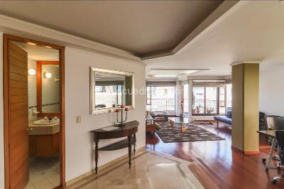 Apartamento de 3 alcobas en venta en Chico Navarra, Bogotá, 117 m² · foto 3 de 13