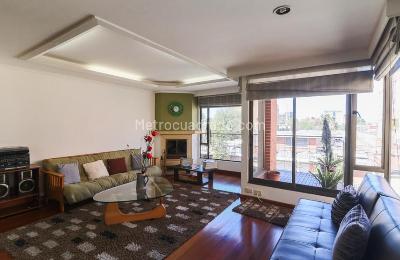 Apartamento de 3 alcobas en venta en Chico Navarra, Bogotá, 117 m² · foto 4 de 13