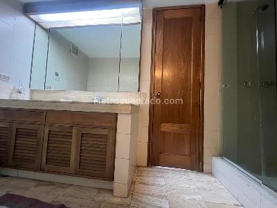 Apartamento de 3 alcobas en venta en El Nogal, Bogotá, 245 m² · foto 8 de 15
