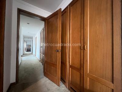Apartamento de 3 alcobas en venta en El Nogal, Bogotá, 245 m² · foto 6 de 15
