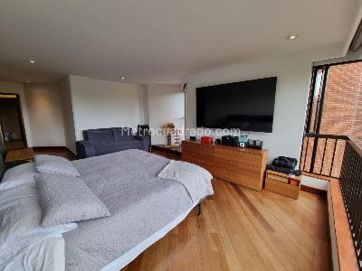 Apartamento de 3 alcobas en venta en La Cabrera, Bogotá, 235 m² · foto 11 de 13