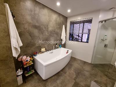 Apartamento de 3 alcobas en venta en La Cabrera, Bogotá, 235 m² · foto 13 de 13
